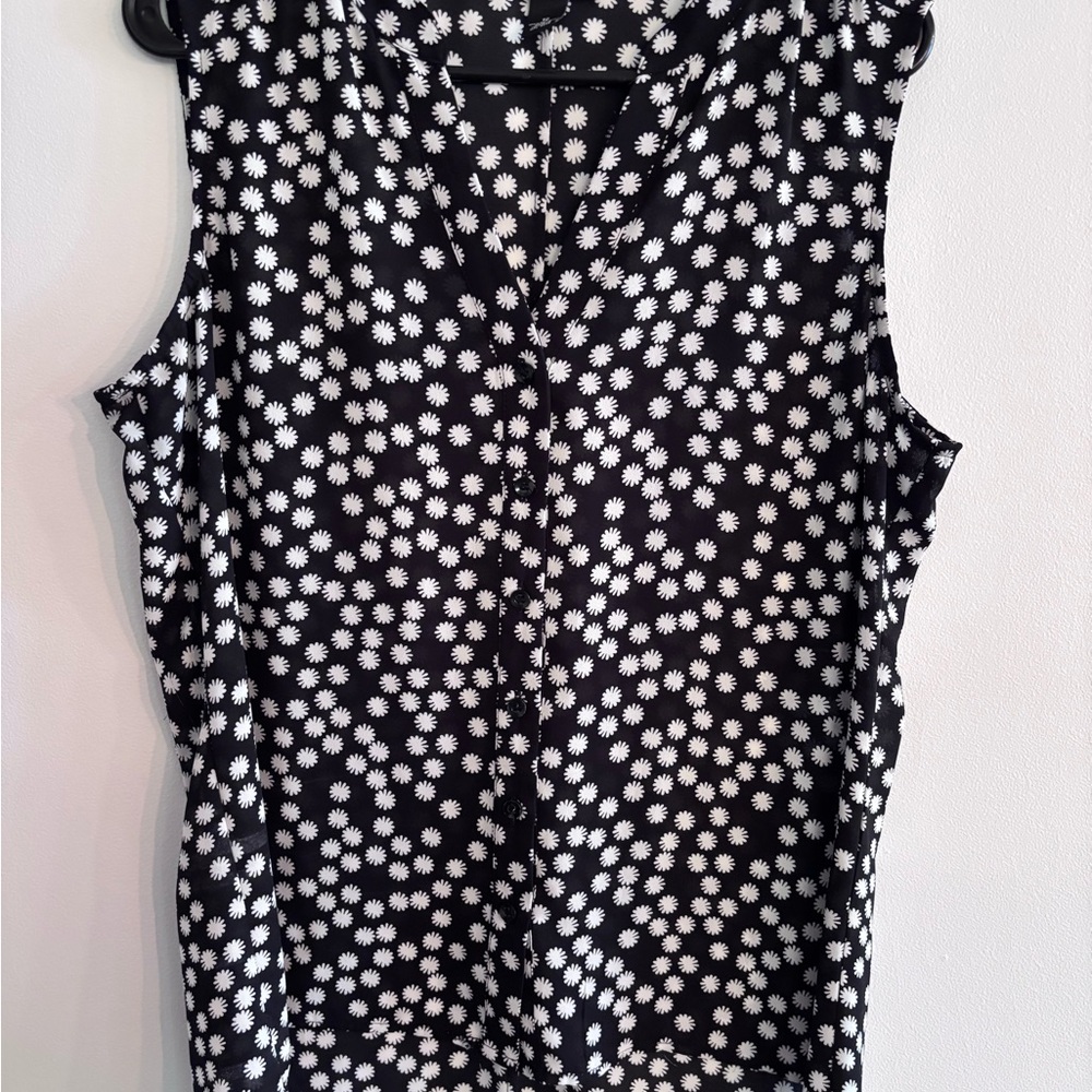 Alfani Black and White Floral Sleeveless Blouse